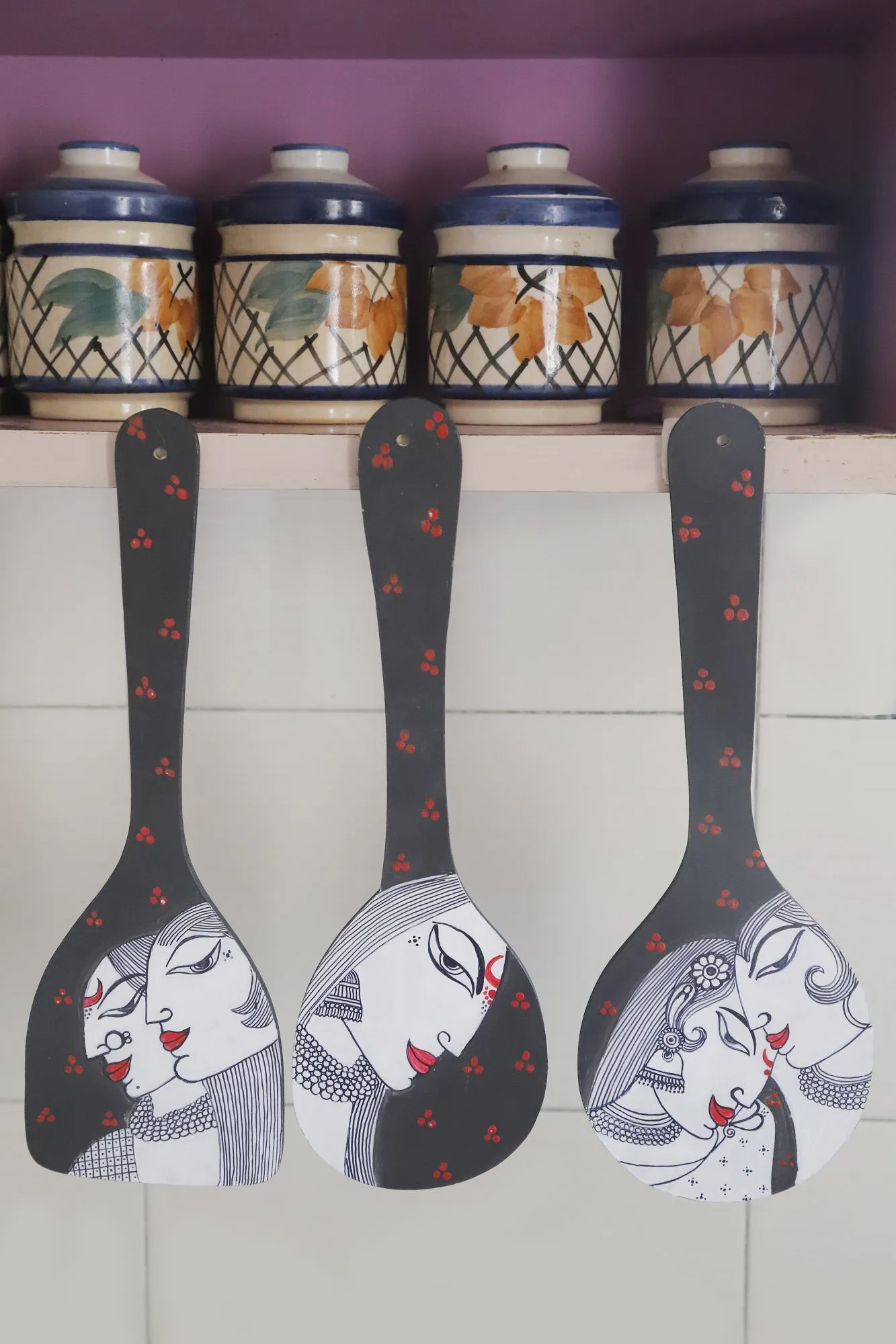 Love Design Hand-Painted Wooden Hanging Spoons (Set of 3)